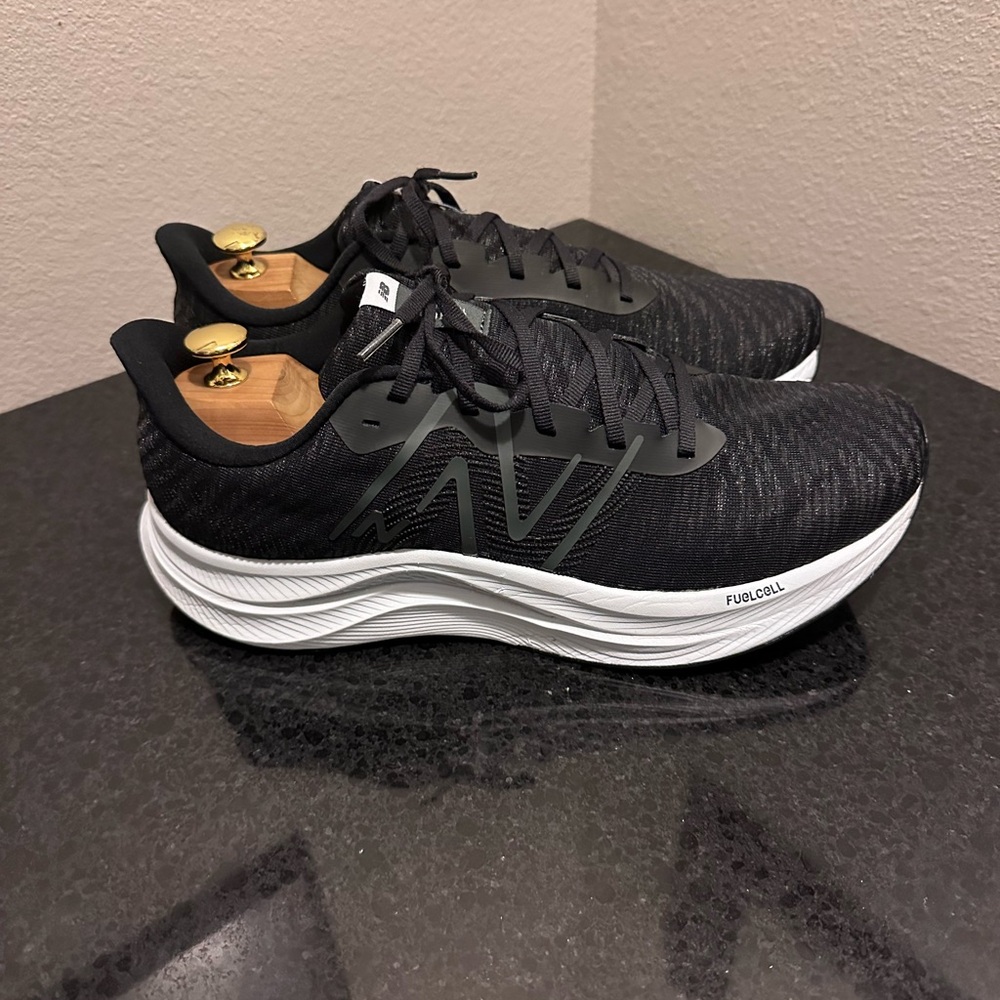 New Balance v4” FuelCell Rebel v4 Mens Size 12